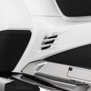 Side panel vent accent